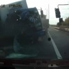 9月19日、ロシアで発生した大型トレーラーと大型トラックの衝突事故