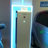 PV・EV連携パワコン対応ガンスタンド。デモでは電気自動車につながれていた