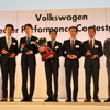 セールス部門受賞者と、VWグループジャパン代表取締役社長の庄司茂氏、専務執行役員営業本部長の神戸誠氏
