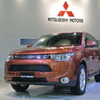 三菱自動車 新型アウトランダー