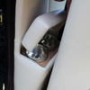 マセラティ・ロイヤル　純銀製のカップはBピラーとシートの間に隠される。