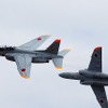 元戦闘機パイロット（50歳代）がT-4練習機を飛ばす。ブルーインパルスに対抗し、シルバーインパルスを自称する。