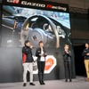 トークショーで86×style Cbを紹介するトヨタ自動車C&A開発部の中野めぐみさん
