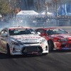 迫力あるD1のデモラン。狭い特設コースをフルに使って走り抜ける。