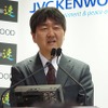 彩速ナビ2013年モデルの開発責任者であるカーエレクトロニクス事業グループの徳江純・アーキテクチャ設計部長。