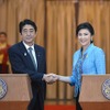 安倍首相、タイで首脳会談　洪水対策、高速鉄道、ミャンマー経済特区に関心