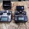 左がラジコンヘリ用のプロポ、右がカメラ専用のプロポ（イベントジャパン2013）