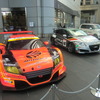 GT300クラスに参戦するARTA CR-Z GT（左）。