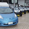 日産 リーフの先導で出発式がおこなわれた