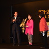 吉田沙保里選手とアーノルド・シュワルツェネッガー（ラストスタンド記者会見）