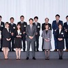 最優秀および優秀ショールームスタッフと上野金太郎社長（前列中央）