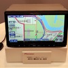 市販の「楽ナビ」をベースに拡張通信に対応した業務用メモリーナビゲーション『AVIC-MRZ07 II-B2V』