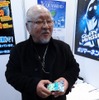 ポリマーネンドの特長を説明するジョイボンドの古舘社長。