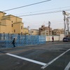 東北沢駅：地下化によって解消された代々木上原方の踏切。