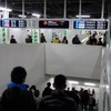 下北沢駅：地上と地下コンコースをつなぐ階段。かなり深い位置にホームが設けられたため、京王井の頭線との乗り換えは以前より時間がかかるようになった。