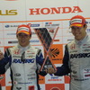 GT500クラスで優勝した伊沢拓也&小暮卓史。