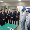 トヨタ東日本学園で生徒を激励する豊田社長