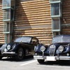 ジャガーXK120（左）とXK140（右）