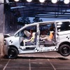 20日に日本自動車研究所（JARI）で行われた衝突試験。一般の立場で試験を見ることができるのは年に1回、この日のみ。