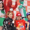 レーシングスーツでエコドライブに挑戦したアッキーナ