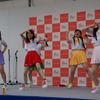 レーシングスーツ姿のアッキーナ、エコドライブに挑戦