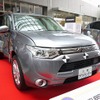 今回は試験車両ではない新車も展示されていたため、破損した車両が置かれた理由がわからず、困惑する人も。