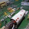 フェアリングに収納されるソユーズ宇宙船(34S)。バイコヌール基地にて2013年3月に撮影された。