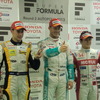 SFオートポリス戦の決勝トップ3。左から2位デュバル、優勝ロッテラー、3位の山本尚貴。