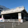 北陸本線福井駅の東口側に整備された北陸新幹線用の高架橋。えちぜん鉄道は暫定的に新幹線の高架橋に乗り入れる。