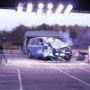 【自動車アセスメント2004】写真蔵…衝撃で吹っ飛ぶ ラフェスタ