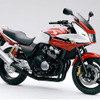 CB400スーパーFOURにハーフカウル装着のボルドール追加