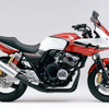 CB400スーパーFOURにハーフカウル装着のボルドール追加