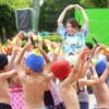 バットのびしょぬれ夏休み！地元園児が体験