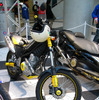 【東京モーターサイクルショー05】写真蔵…トリッカーがここまで変わる