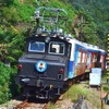 上信電鉄のデキ1形電気機関車。7月21日の臨時列車はデキ1形が電車2両をけん引して運転する。