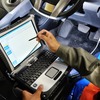 専用の診断機にかけ、検査を合格した車両だけがT-Valueハイブリッドのお墨付きを与えられる。