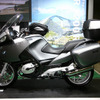 【東京モーターサイクルショー05】写真蔵…大きくなるBMWブース