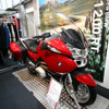 【東京モーターサイクルショー05】写真蔵…大きくなるBMWブース