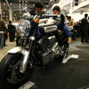 【東京モーターサイクルショー05】ジャパニーズVツイン、ヤマハ MT-01 写真蔵