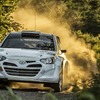 初公開された砂利道上テストを行うヒュンダイi20 WRC