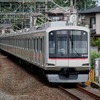 西武池袋線を走る東急5050系4000番台。今年3月から東京メトロ副都心線を介して西武池袋線や東武東上線に乗り入れるようになった。