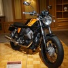 ベスパ946発表会にて同時展示された モト グッチ V7スペシャル