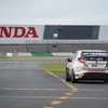 シビックWTCC、伊沢選手テスト走行のようす