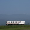 山形鉄道フラワー長井線を走るYR-880形。同線は1913年、国鉄軽便線として一部が開業し、1923年までに全通した。最初の区間の開業から今年で100年を迎える。