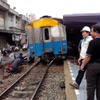 バンコクで列車脱線、駅の屋根に衝突