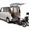 マツダ・フレアワゴンベースのスロープ式車いす移動車