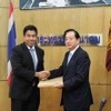 タイのチャチャート運輸相と会談する太田国交相