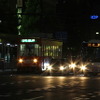 岡山駅前停留場で発車を待つ岡山電軌の路面電車。10月14日のイベントは岡山駅前広場や岡山電軌東山車庫など3カ所で開催される。