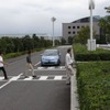 歩行者を認識して停止