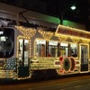 花電車は8000形8004号を使用。電飾を施して運行している。